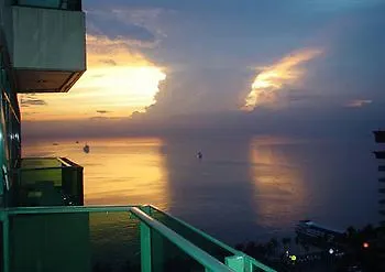 Apartment Baywatch Tower *